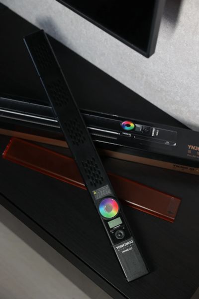 Лот: 20854013. Фото: 1. Yongnuo YN360III RGB светодиодный... Вспышки, осветители, рассеиватели