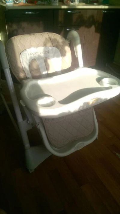Лот: 7125800. Фото: 1. Стульчик для кормления Happy baby... Стульчики для кормления