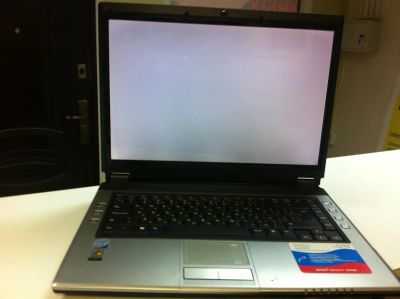 Лот: 3087266. Фото: 1. roverbook voyager v555 , включается... Ноутбуки