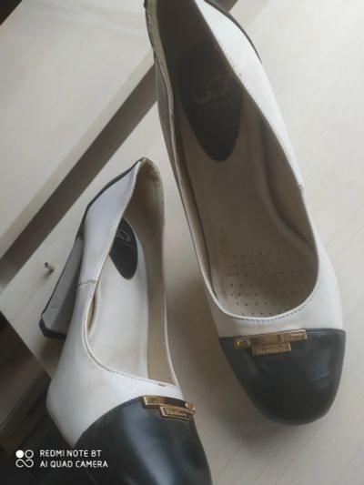 Лот: 3279040. Фото: 1. туфли 39 черно белые. Туфли