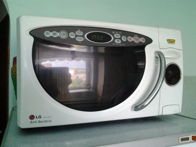 Лот: 3077621. Фото: 1. Микроволновка с тостером. Микроволновки, мини-печи
