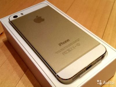 Лот: 8708386. Фото: 1. iPhone 5s gold 64gb. Смартфоны