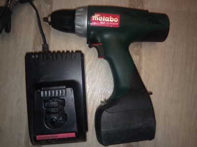 Лот: 12014470. Фото: 1. шуруповёрт metabo 12v BSZ impuls. Электроинструмент