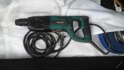 Лот: 5642102. Фото: 1. Перфоратор Makita 2450 б/у в отличном... Электроинструмент