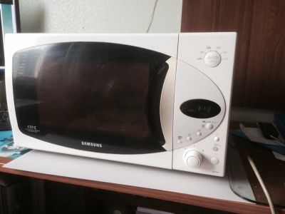 Лот: 6411289. Фото: 1. СВЧ печь Samsung m1974r . хороший... Микроволновки, мини-печи