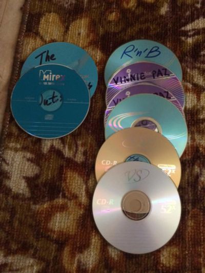Лот: 7482761. Фото: 1. Диски cd-r, cd-rw ,8шт. Другое (радиодетали  (электронные компоненты))