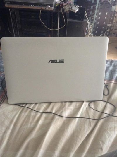 Лот: 11492151. Фото: 1. Ноутбук Asus батарею не держит... Ноутбуки