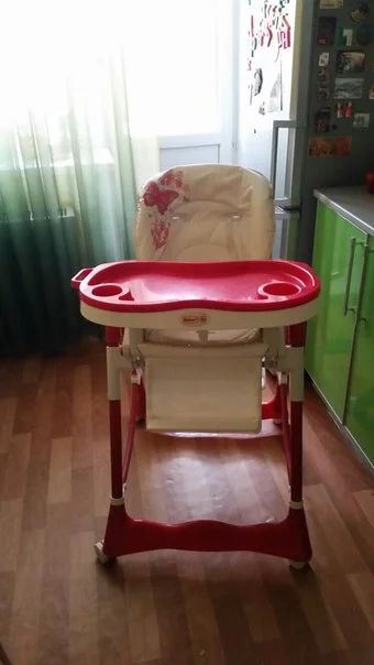 Лот: 4784205. Фото: 1. Стульчик для корления. Стульчики для кормления