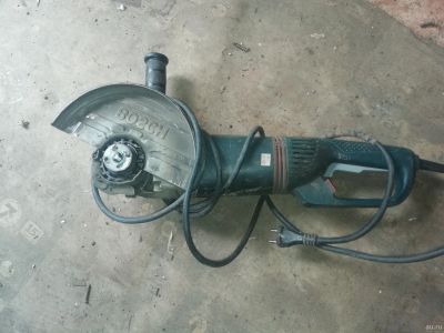 Лот: 14478738. Фото: 1. Угловая шлифмашина Bosch GWS 26-230... Электроинструмент