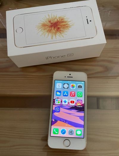 Лот: 17566814. Фото: 1. Apple iPhone se 2017. Смартфоны