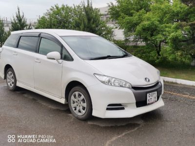 Лот: 17764956. Фото: 1. Toyota Wish 2015 1,8л 130л.с... Автомобили