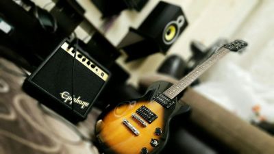 Лот: 10064205. Фото: 1. Электрогитара Epiphone Les Paul... Гитары