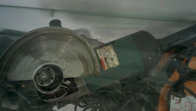 Лот: 7055415. Фото: 1. Болгарка, УШМ Makita 9049 2300W. Электроинструмент