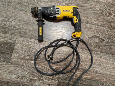Лот: 25199956. Фото: 1. Перфоратор DeWALT D25143. Электроинструмент