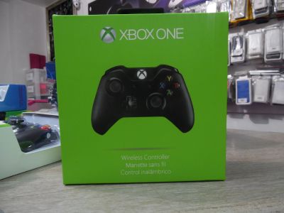 Лот: 16079172. Фото: 1. Геймпад для Xbox One - Чёрный. Аксессуары для игровых приставок, консолей, геймпады