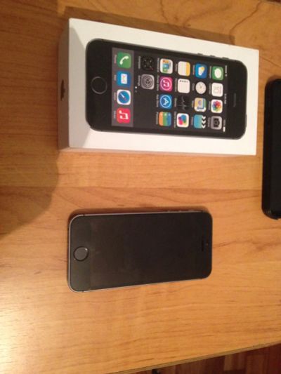 Лот: 5243432. Фото: 1. iPhone 5s, 16Gb, LTE. Смартфоны