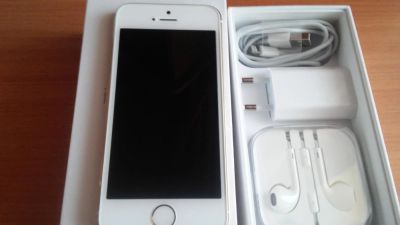 Лот: 7145972. Фото: 1. iPhone 5S Gold 16Gb. Смартфоны