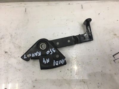 Лот: 21715754. Фото: 1. крючок капота Audi A4 8D5. Кузов
