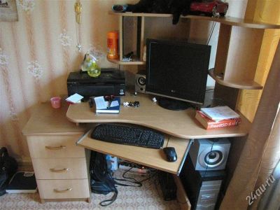 Лот: 1601771. Фото: 1. компьютерный стол. Стойки и тумбы для аппаратуры