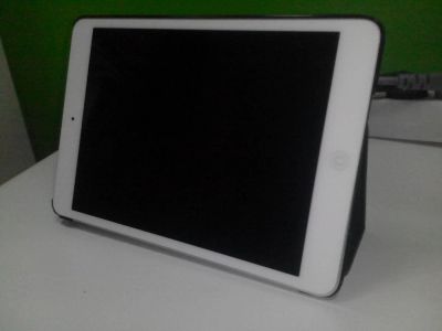Лот: 5155920. Фото: 1. iPad mini 16 гиг ( A 1432) в хорошем... Планшеты
