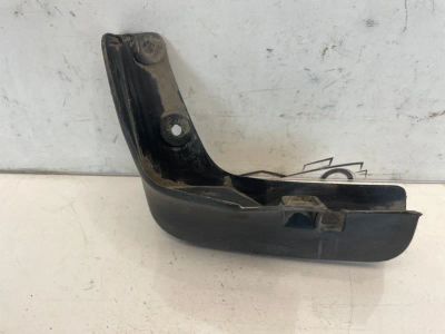 Лот: 24425332. Фото: 1. брызговик Mitsubishi Lancer CY. Двигатель и элементы двигателя