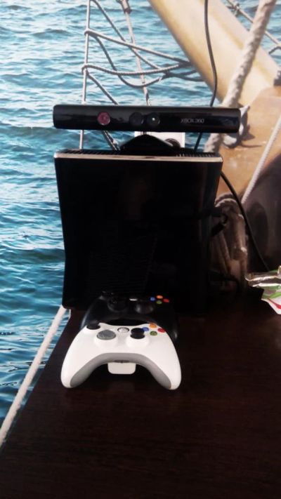 Лот: 7239791. Фото: 1. Xbox 360 + kineckt + 2 геймпада... Игровые приставки, консоли