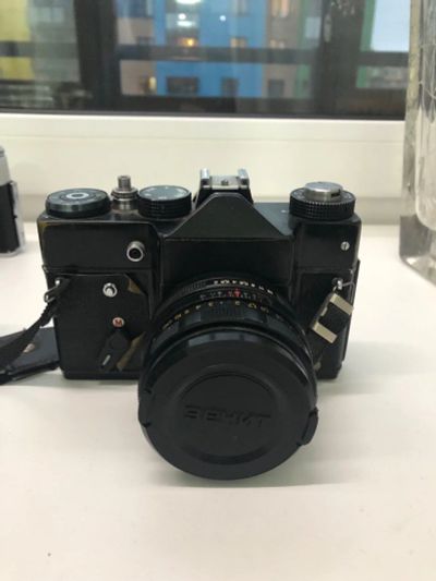 Лот: 13992104. Фото: 1. Фотокамеры советские Zenit (Зенит... Плёночные зеркальные