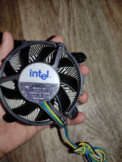 Лот: 18001513. Фото: 1. Кулер Intel под 775 сокет. Системы охлаждения