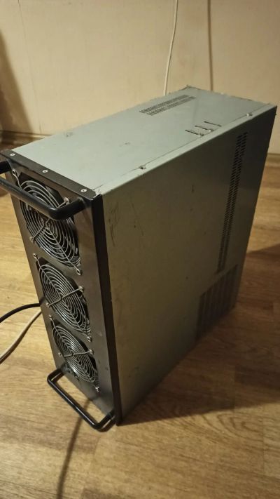 Лот: 18409656. Фото: 1. ферма на HIS Radeon RX 580 4Gb... Майнинг фермы, товары для майнинга