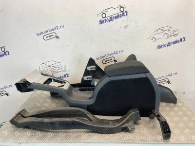 Лот: 25404394. Фото: 1. подлокотник Skoda Octavia 1Z3. Кузов