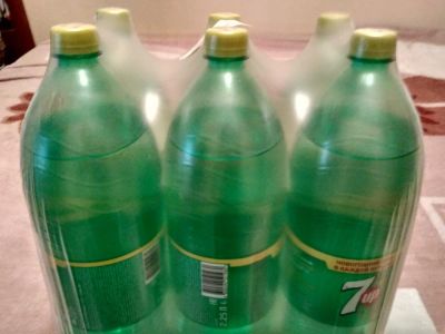 Лот: 10589183. Фото: 1. 7 Up газировка,просрочка май 2017... Напитки