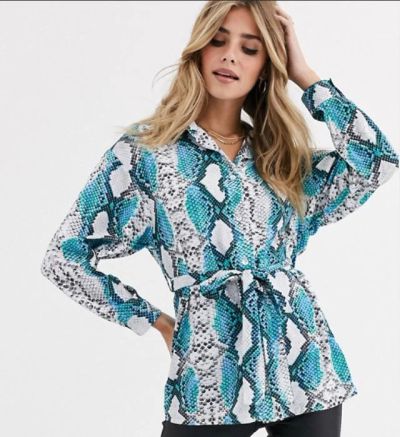 Лот: 16397654. Фото: 1. Рубашка со змеиным принтом ASOS. Блузы, рубашки, водолазки