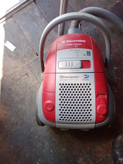 Лот: 23495462. Фото: 1. Пылесос electrolux. Пылесосы, паровые швабры
