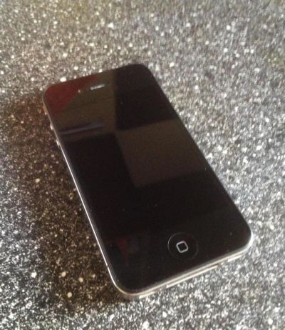 Лот: 4214538. Фото: 1. Iphone 4 black. Смартфоны
