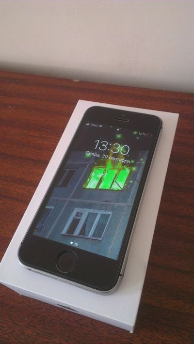 Лот: 16621670. Фото: 1. iphone se(как новый). Смартфоны