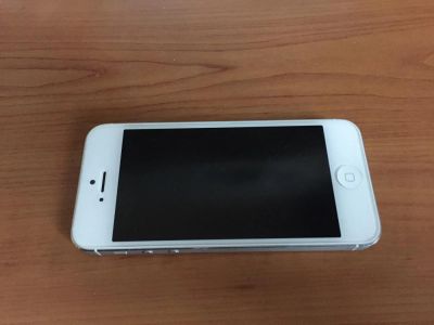 Лот: 6223860. Фото: 1. Iphone 5 белый. Смартфоны