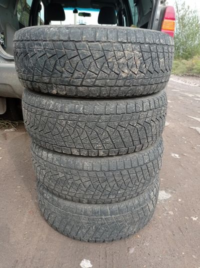 Лот: 19425787. Фото: 1. 4 шины bridgestone blizzak 225... Шины