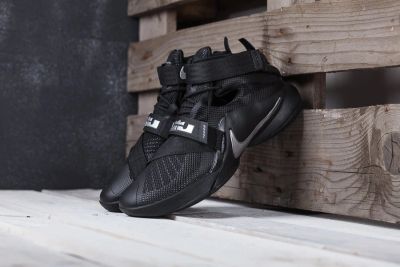 Лот: 10208547. Фото: 1. Nike Lebron Soldier 9. Кеды, кроссовки, слипоны
