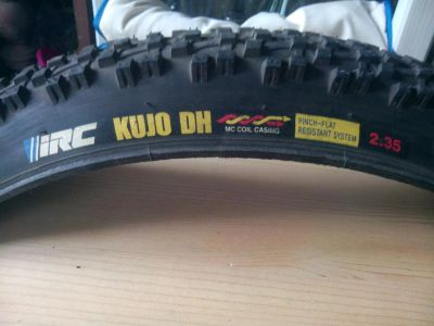 Лот: 3993533. Фото: 1. IRC Kujo Downhill 2.35 26. Запчасти