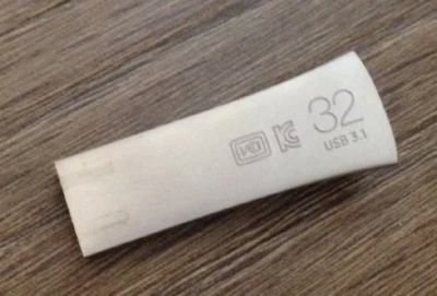 Лот: 17038388. Фото: 1. Флешка 32Gb USB 3.1 Samsung BAR... USB-флеш карты