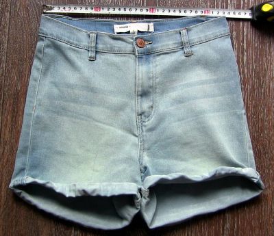 Лот: 20078579. Фото: 1. Шорты джинсовые для девочки р... Брюки, шорты, джинсы