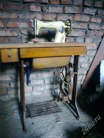 Лот: 2883538. Фото: 1. Швейная машинка Tikka. Другое (антиквариат)