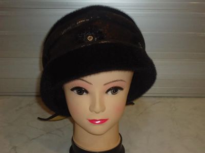 Лот: 3514813. Фото: 1. Шляпка из искусственной нерпы... Головные уборы
