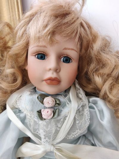 Лот: 17466215. Фото: 1. Винтажная фарфоровая кукла. Куклы