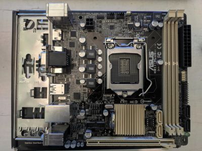 Лот: 17783396. Фото: 1. Мат.плата Asus H81I-PLUS mITX... Материнские платы