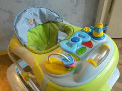 Лот: 9742083. Фото: 1. Отличные ходунки Повтор торгов. Ходунки, прыгунки, качели