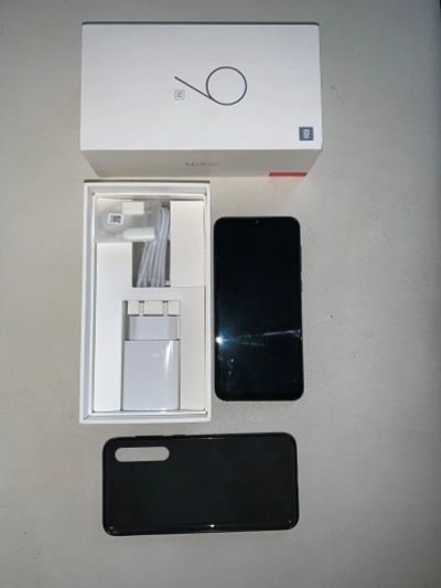 Лот: 15318066. Фото: 1. Xiaomi mi 9se новый. Чехлы, бамперы