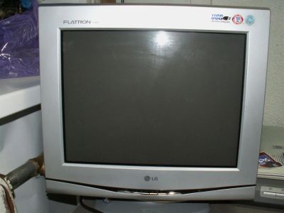 Лот: 3234903. Фото: 1. Монитор LG Flatron F700P. ЭЛТ-мониторы