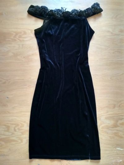 Лот: 15817357. Фото: 1. Чёрное платье 44размер. Платья