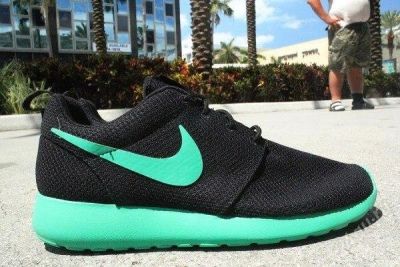 Лот: 2735101. Фото: 1. Кроссовки NIKE roshe run, расцветка... Кеды, кроссовки, слипоны
